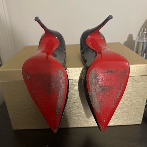 Christian Louboutin So Kate Pointed Toe Pump - Picture 4 of 4